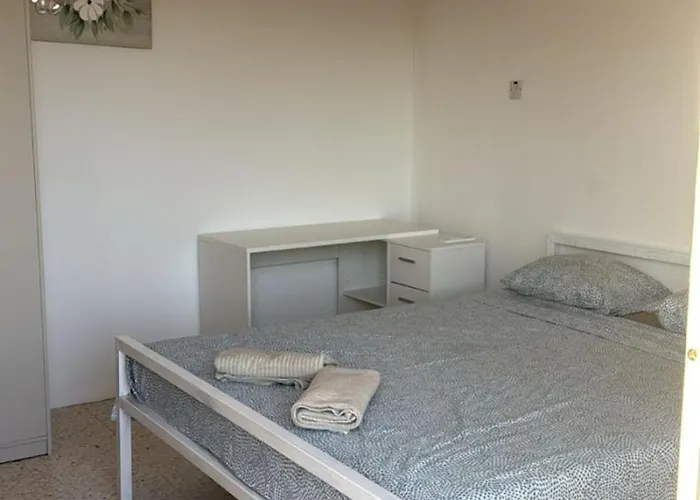 Ancient View With Smart Tv & Netflix