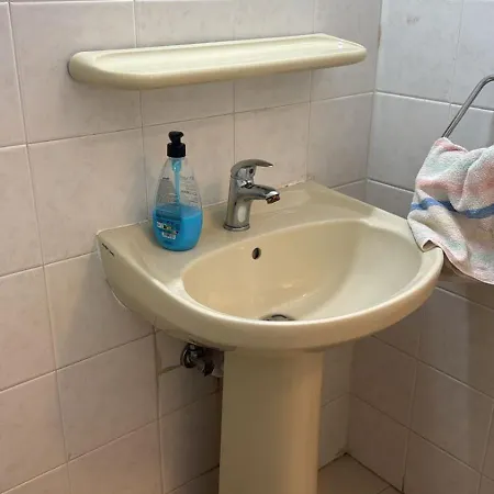 Quarto em Acomodações Particulares Ancient View With Smart Tv & Netflix Larnaca