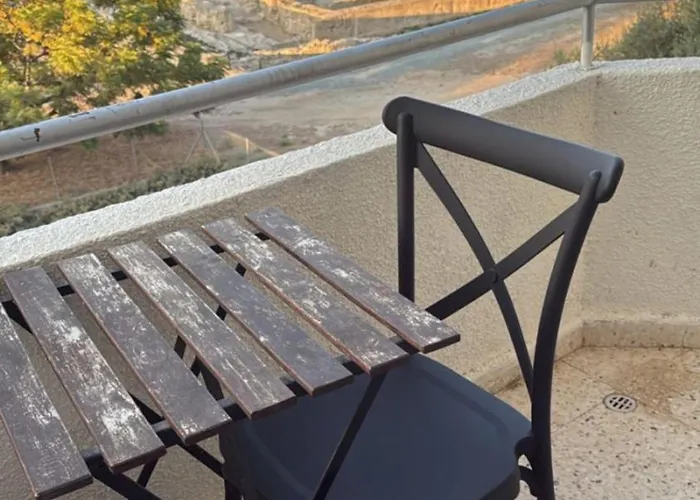 Ancient View With Smart Tv & Netflix לרנקה